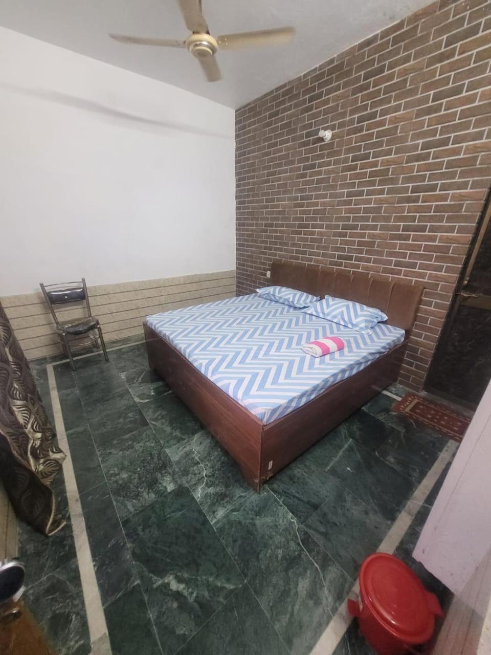 Отель Pushpa Vatika Faizabad Экстерьер фото